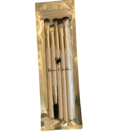 BEAU GACHIS Makeup Brushes  - Picture 2 of 4